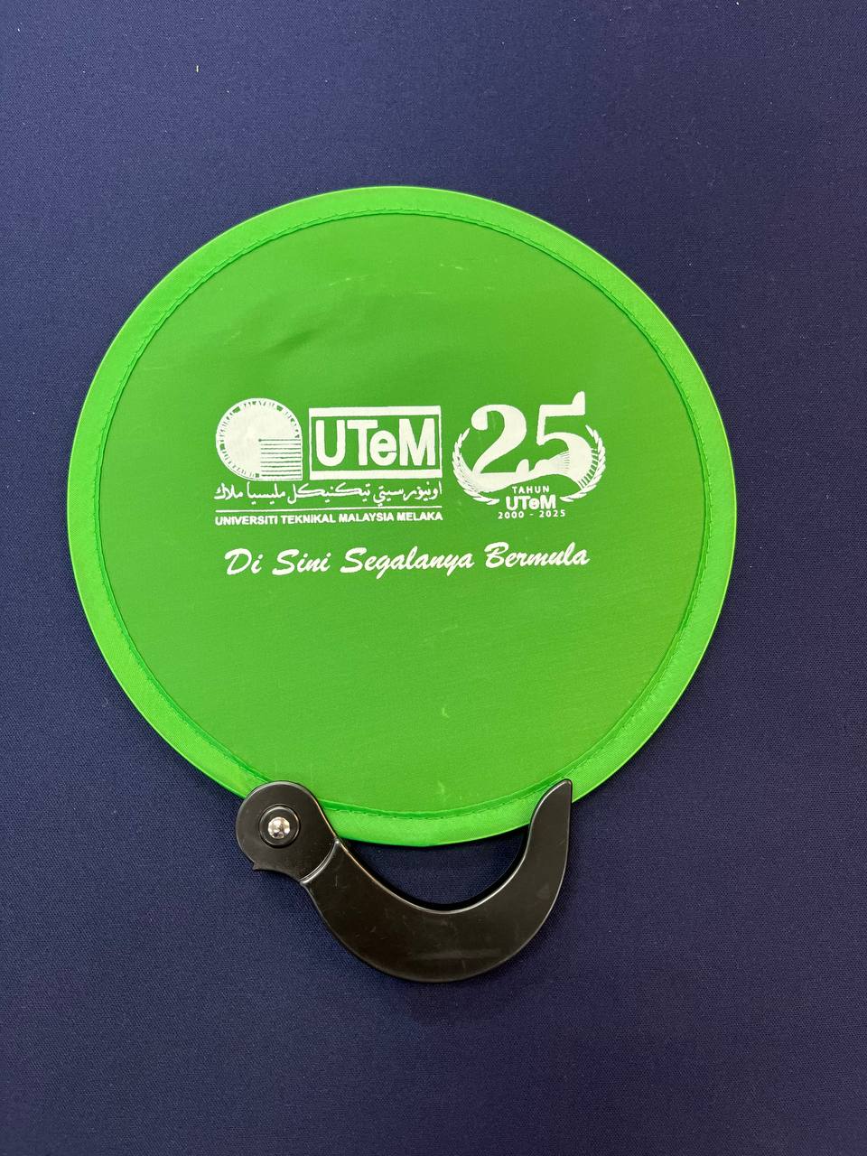 Foldable Hand Fan 25 Tahun UTeM - Image 6