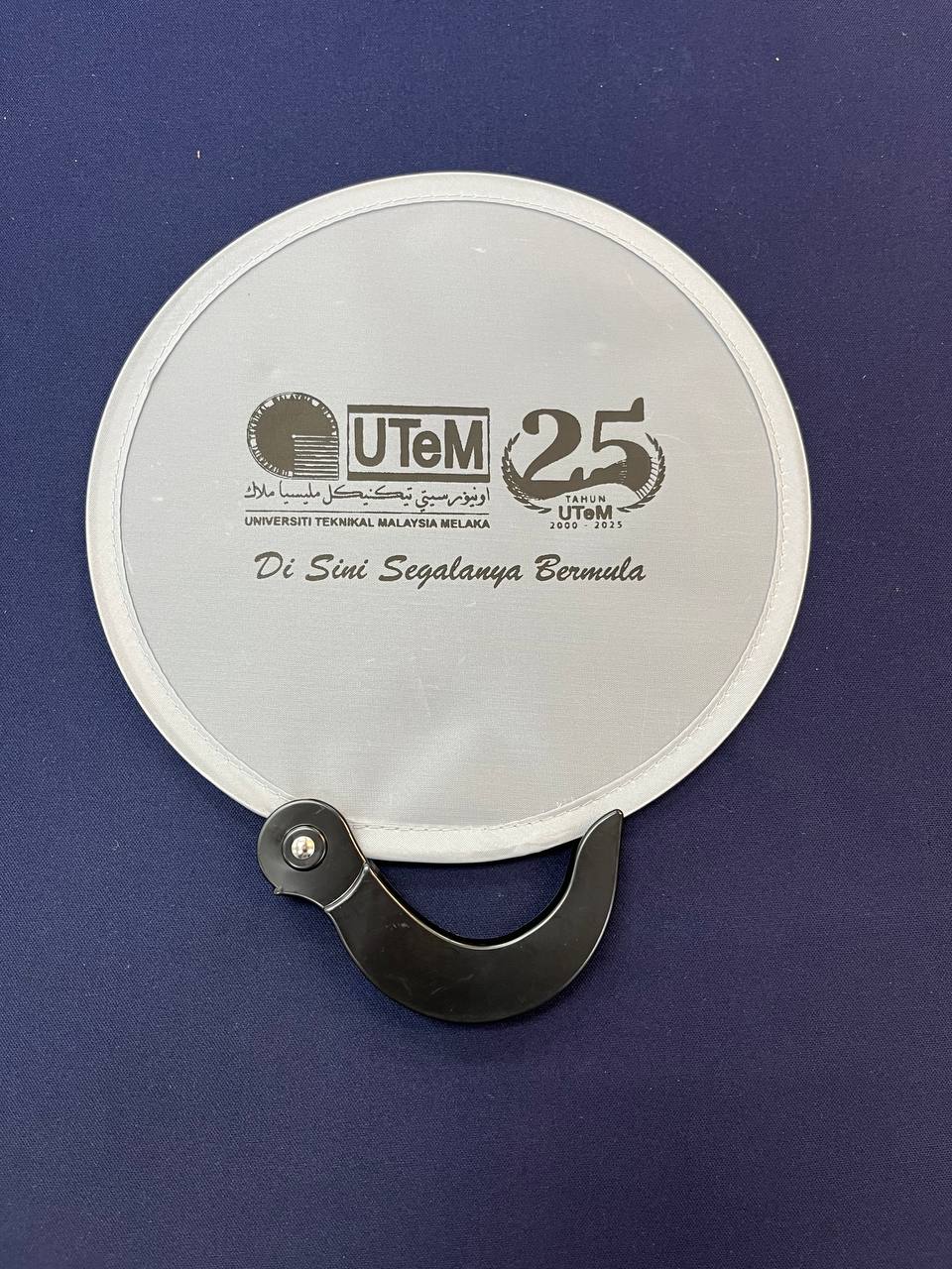 Foldable Hand Fan 25 Tahun UTeM - Image 2