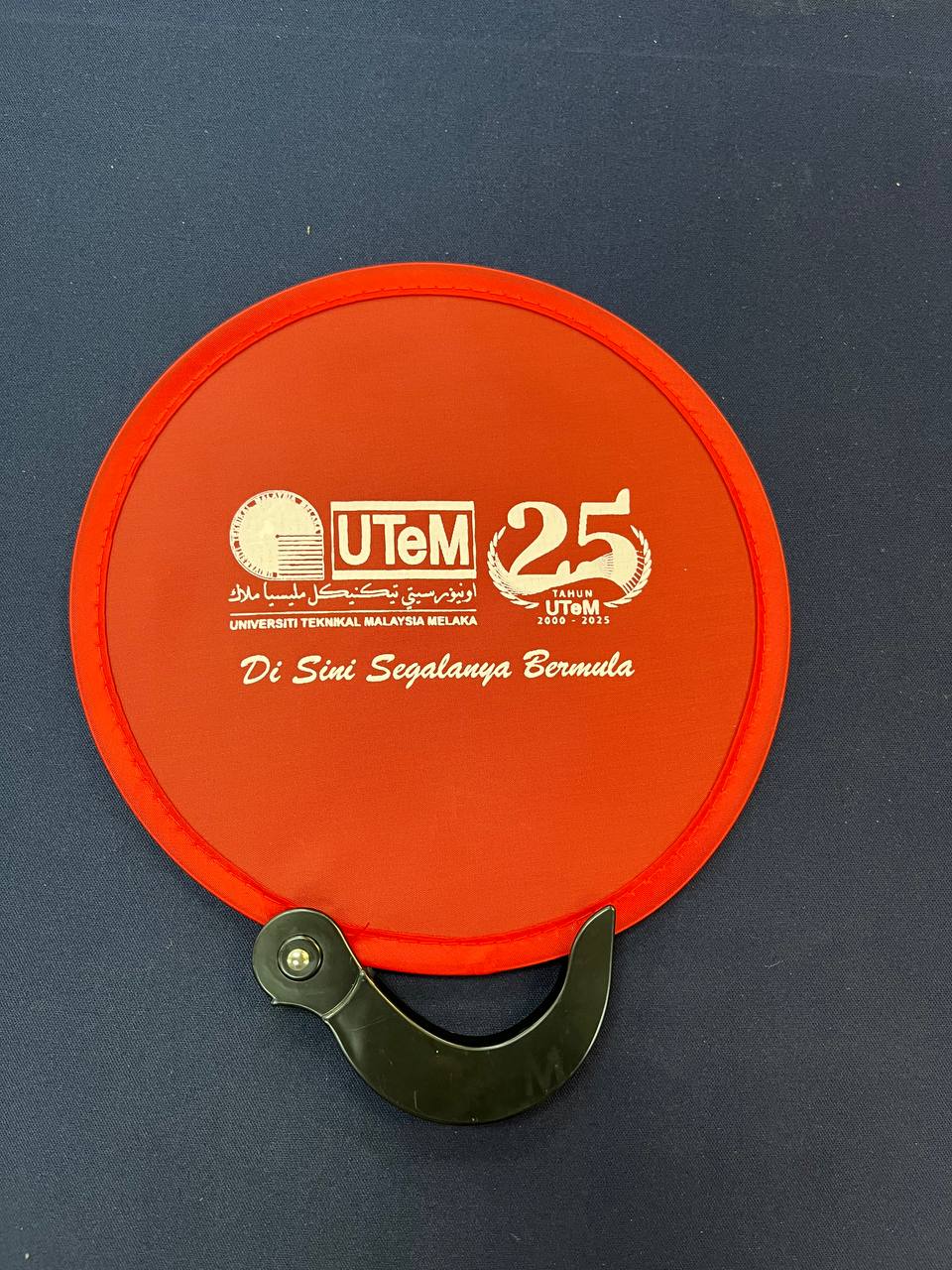 Foldable Hand Fan 25 Tahun UTeM - Image 4