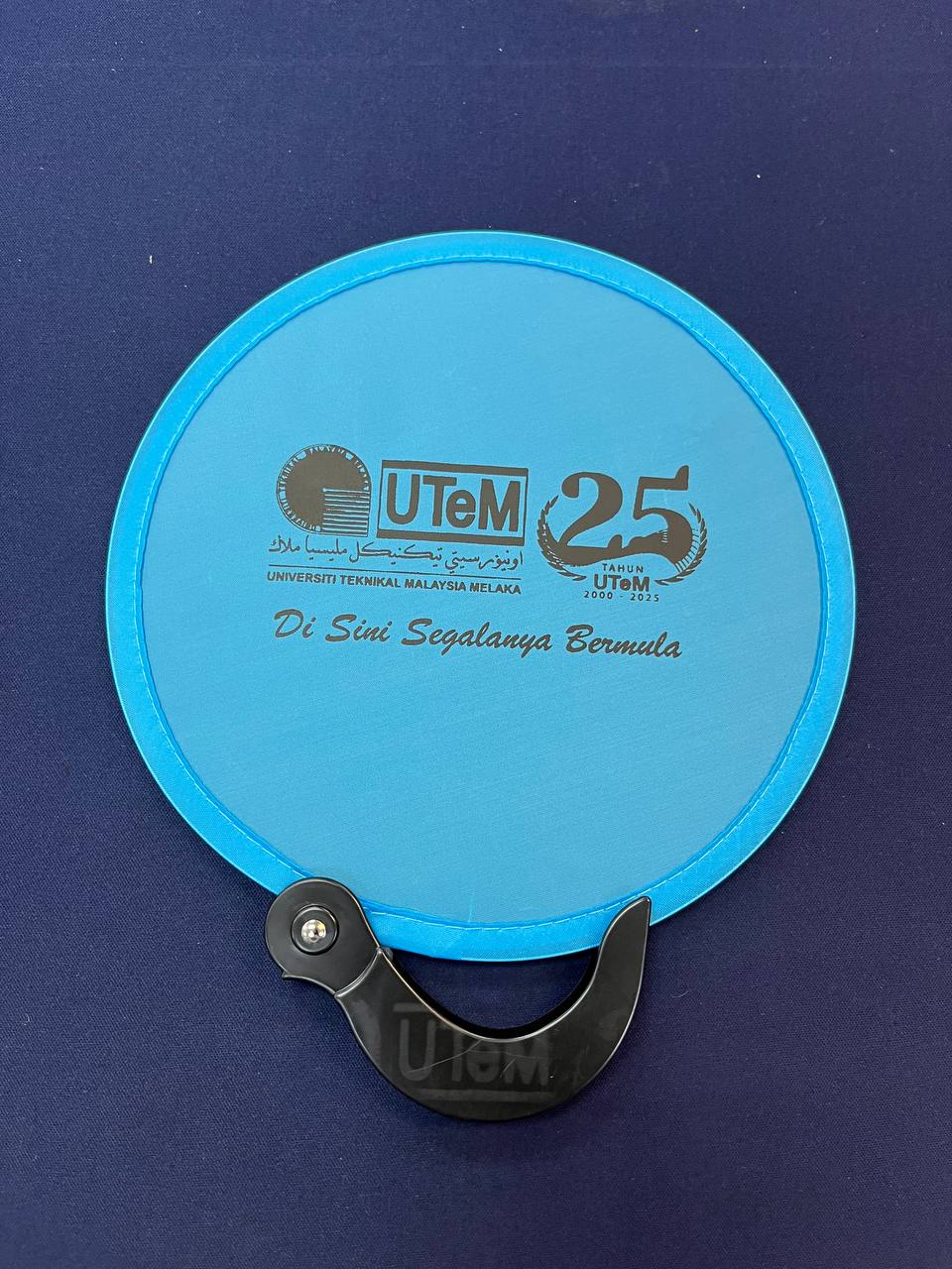 Foldable Hand Fan 25 Tahun UTeM - Image 3