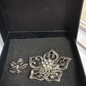 Brooch Set (Bunga Kesidang)